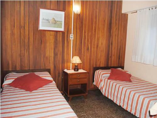 Hosteria Bavaria Villa Gesell Habitación foto