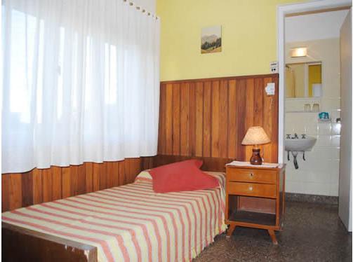 Hosteria Bavaria Villa Gesell Habitación foto